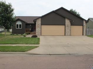 7516 S Denton Ave, Sioux Falls, SD 57108