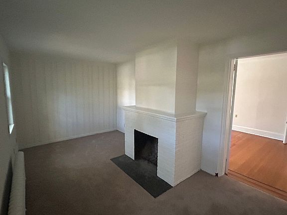 4th image of 114 Bloomingdale Ave #3