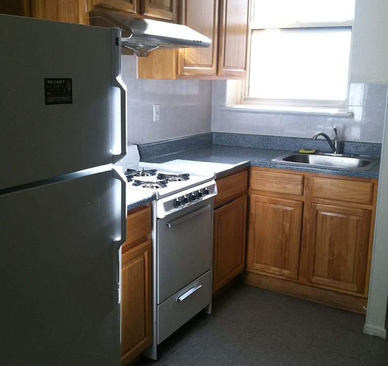 1st image of 1410 E 66th St