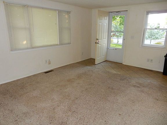 5th image of 808 S 15th St