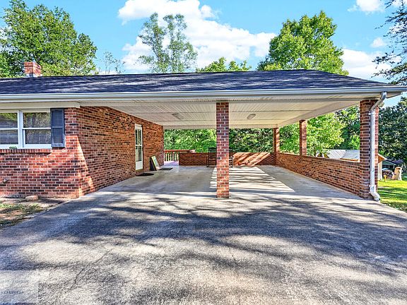 5th image of 512 Foster Rd
