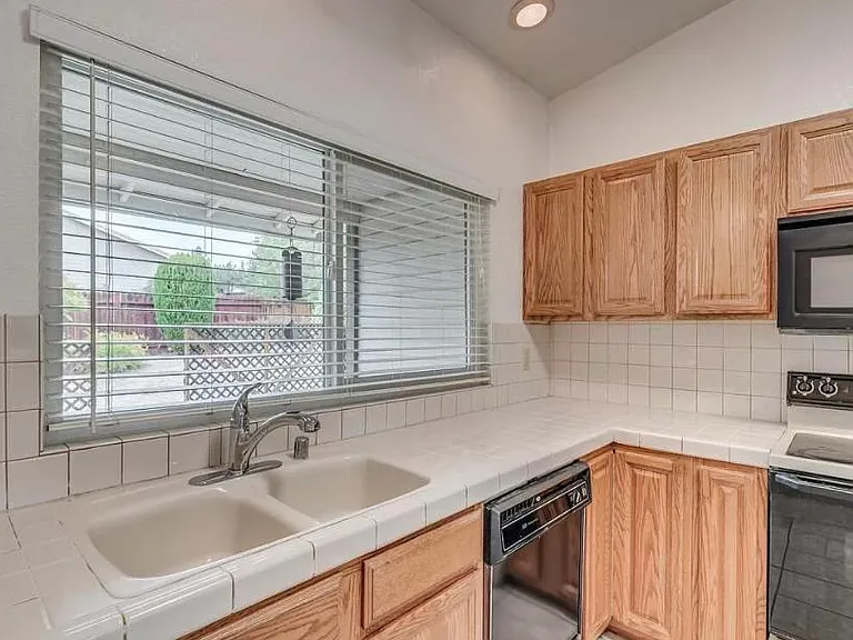 3300 Socrates Dr — Photo 10