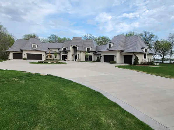 3017 N Shore Dr, Wayzata, MN 55391