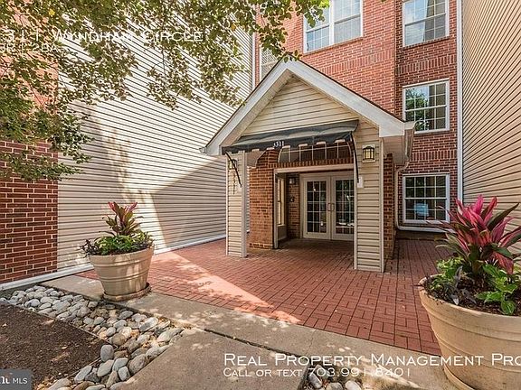 4th image of 3311 Wyndham Cres #2196