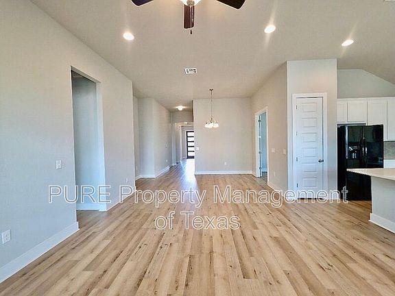 4th image of 16520 Summery St