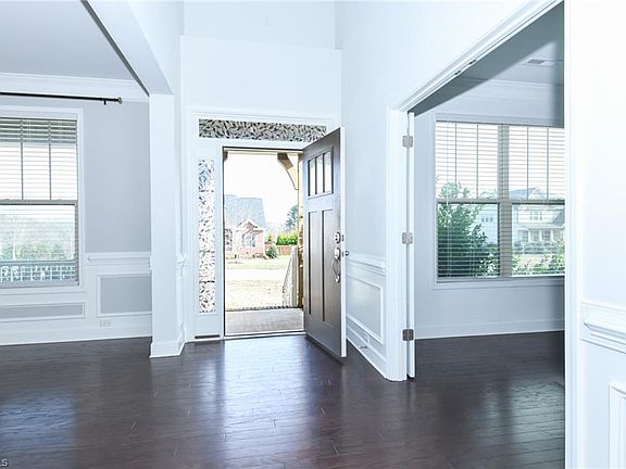 4th image of 406 Fairmile Dr