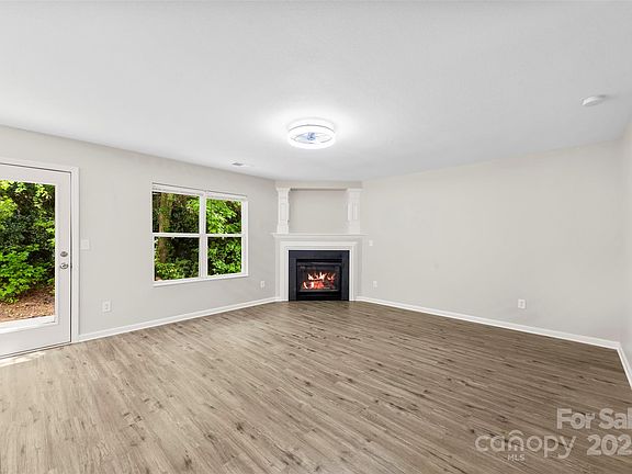 4th image of 6340 Green Vista Ct