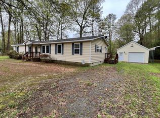 70 Lancelot Dr, Reedville, VA 22539