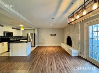 4410 Jarboe St APT 10, Kansas City, MO 64111