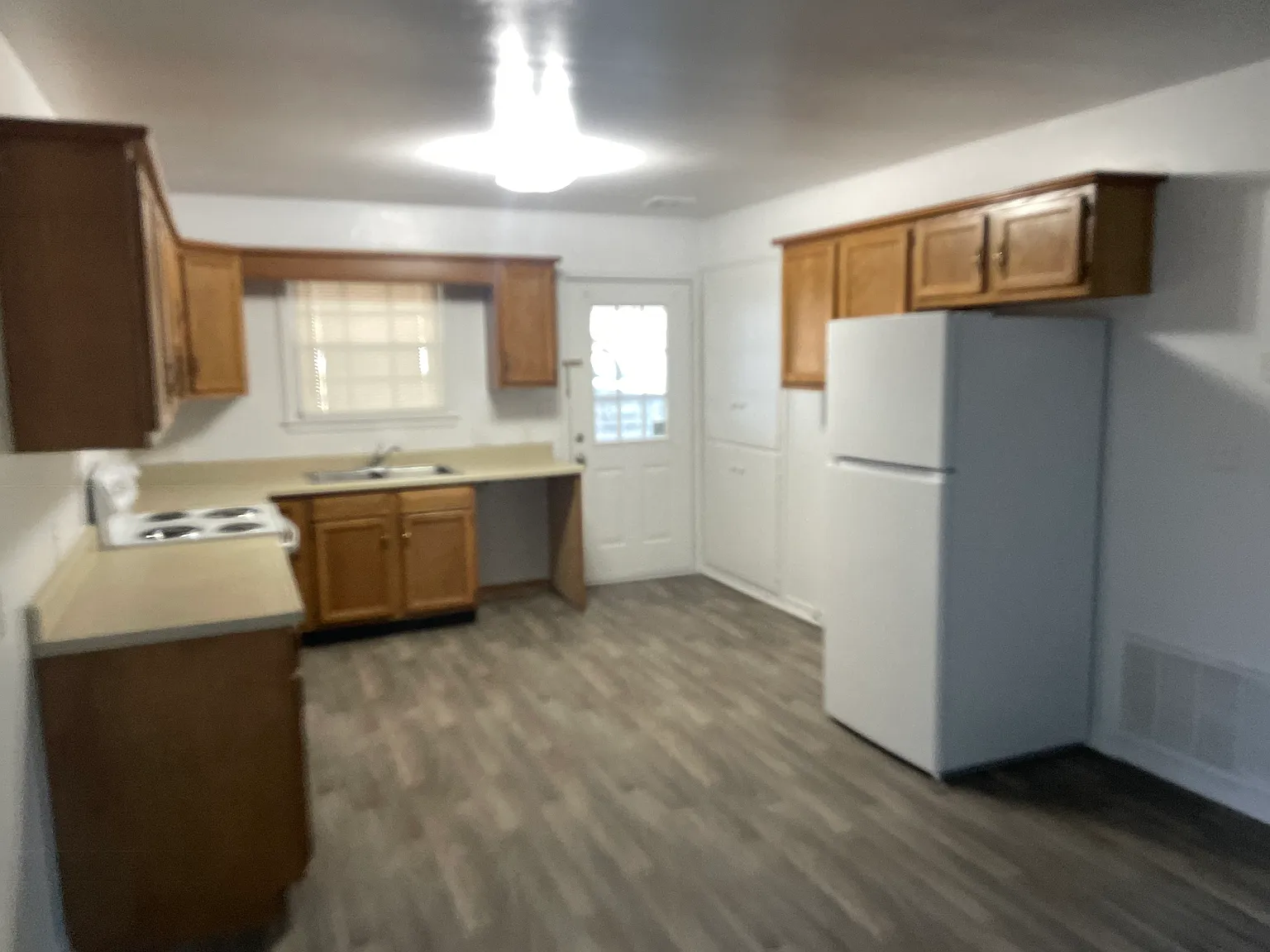 2 bed, 500 sqft, $945 — Photo 2