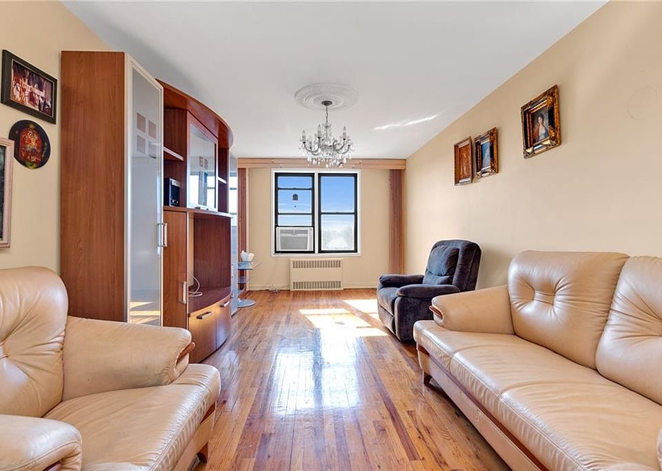 1st image of 711 Montauk Ct APT 6D