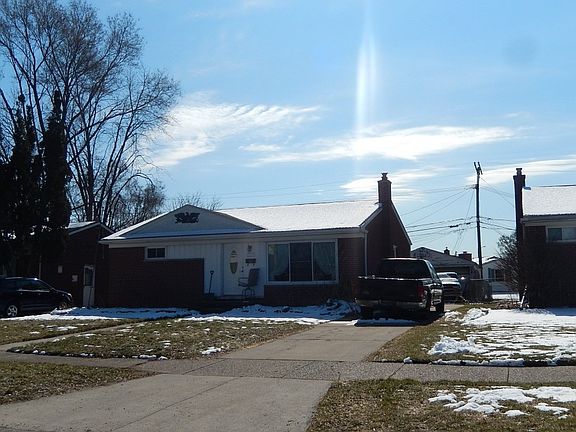 3rd image of 32659 Alvin St