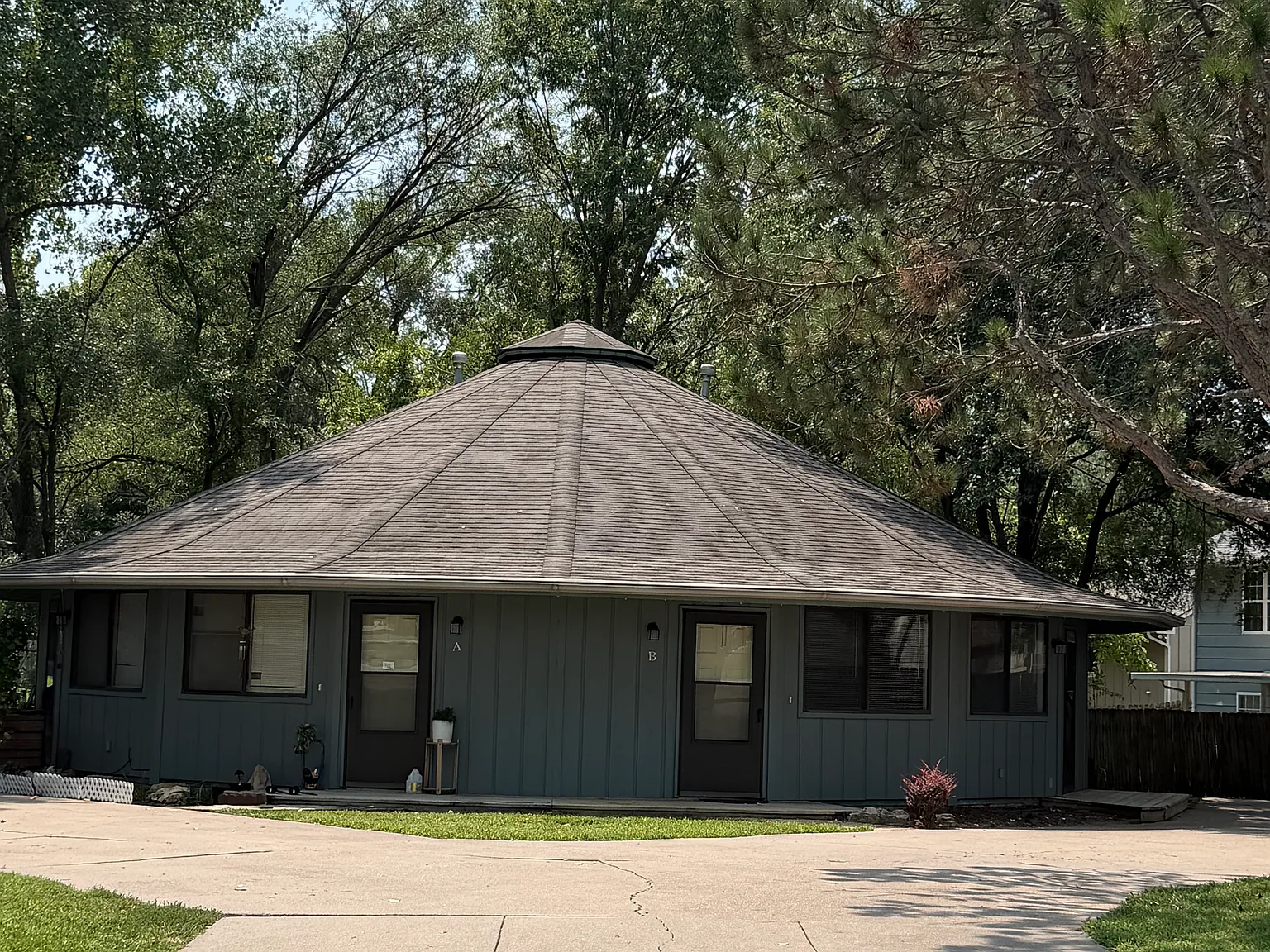 2 bed, 700 sqft, $850 — Photo 1