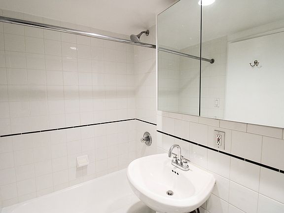 5th image of 320 E 58th St APT 10J