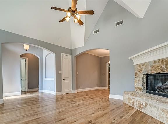 5th image of 432 King Galloway Dr