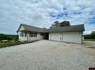 7081 Martin Rd, Everton, AR 72633
