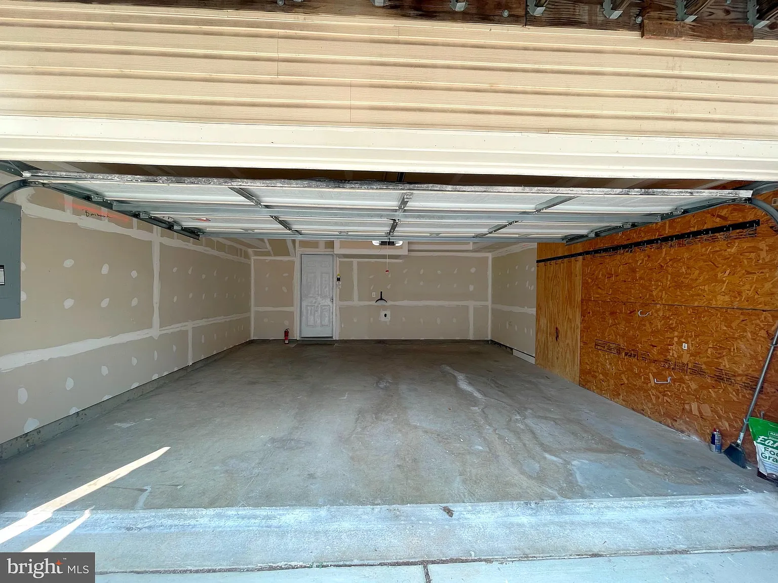 4 bed, 2.5 bath, 1680 sqft, $2,995 — Photo 4