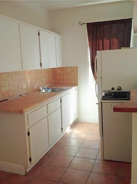 1st image of 924 Marseille Dr APT 37