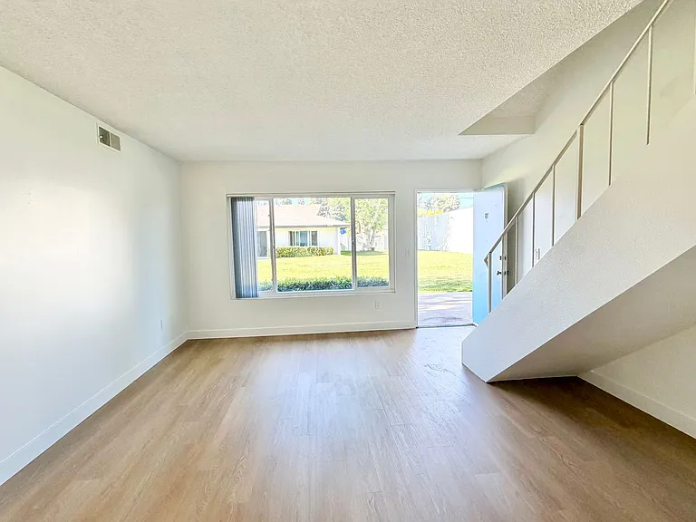 Garden Walk Apartments — Photo 30