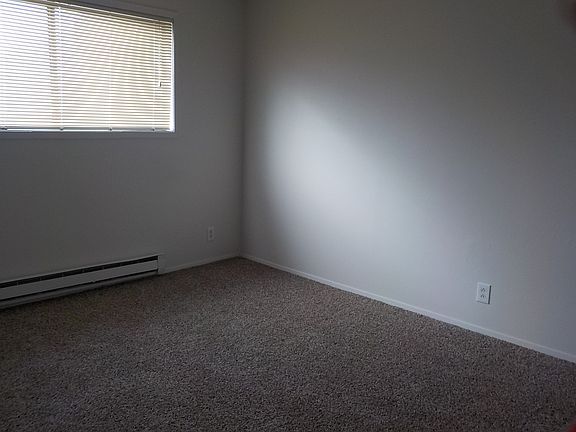 3rd image of 205 Wirsching Ave W APT 2