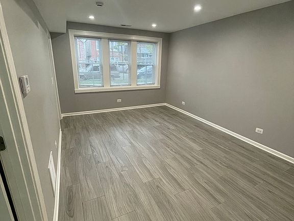 5th image of 3028 S Saint Louis Ave #1