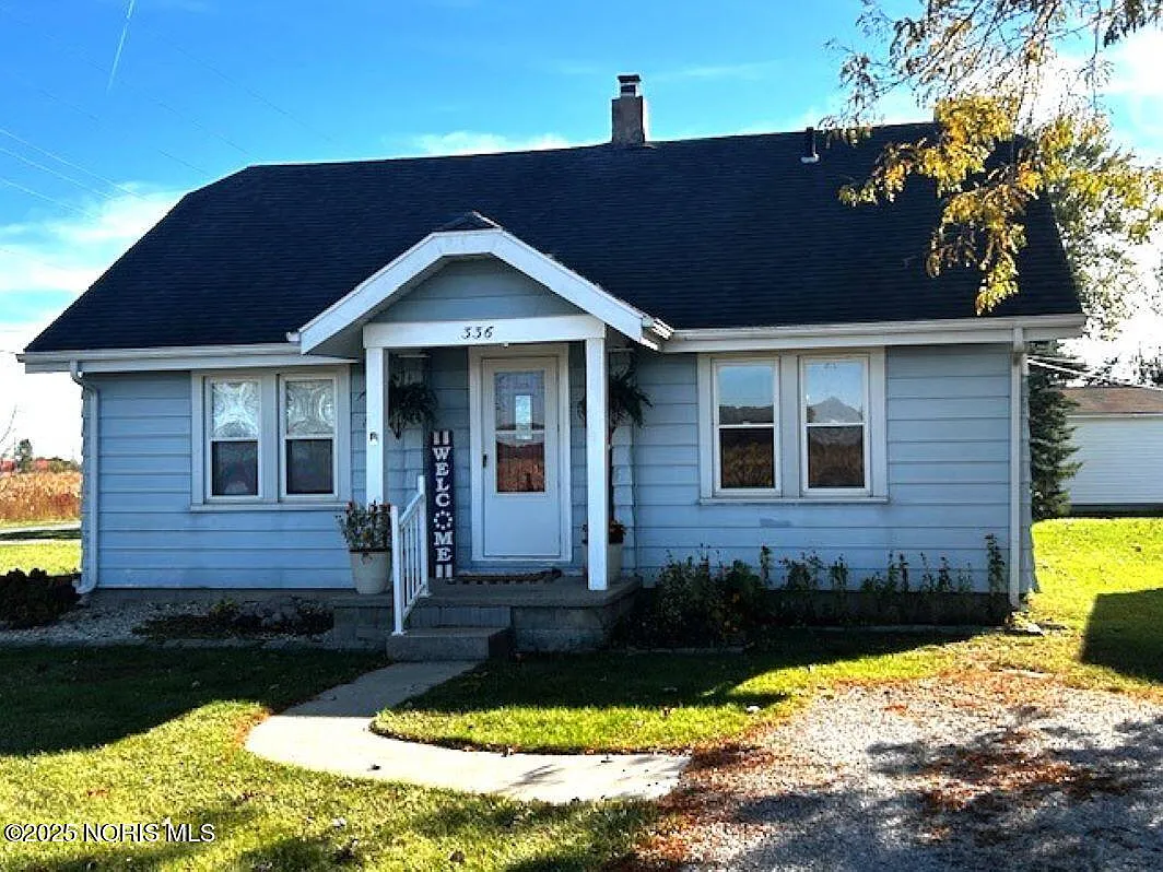 336 E Foster St photo 1