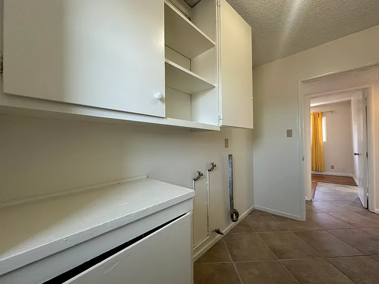 13314 Cordary Ave — Photo 16