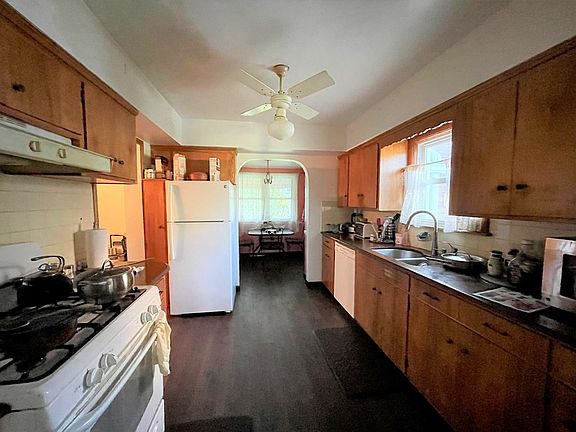 4th image of 310 Townview Cir N
