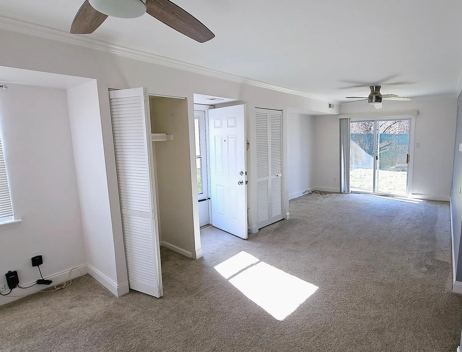 2 bed, 1200 sqft, $2,200 — Photo 3
