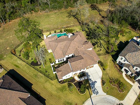 3rd image of 11 Burgandy Oaks Ct