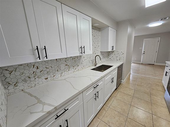 4th image of 4122 Belle Park Dr