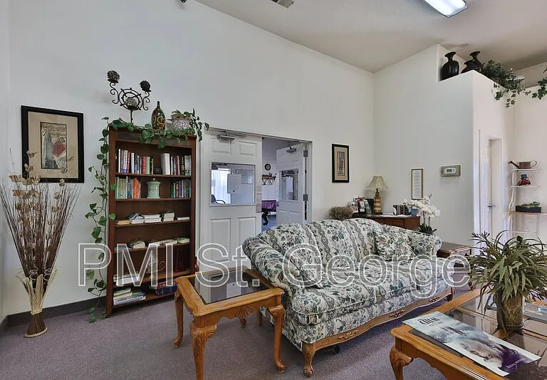 2990 E Riverside Dr #28 — Photo 4