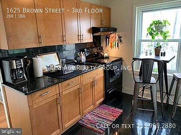 4th image of 1625 Brown St Floor 3
