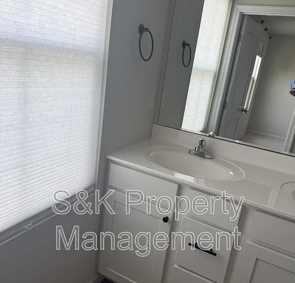112 Overstreet Ct — Photo 5