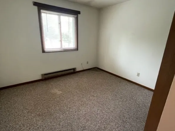 903 Pine St, La Crosse, WI 54601