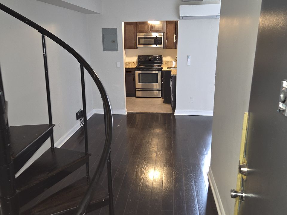 1st image of 242 5th St #4