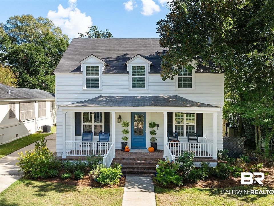 1st image of 202 Woodlands Ave
