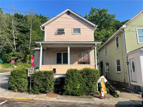 332 Quay St, East Vandergrift, PA 15629
