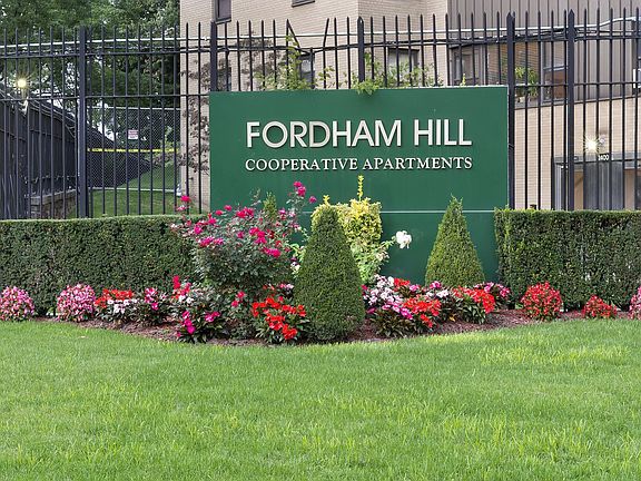2nd image of 2 Fordham Hill Oval APT 1H