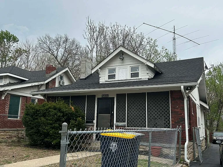 5831 Euclid Ave — Photo 3
