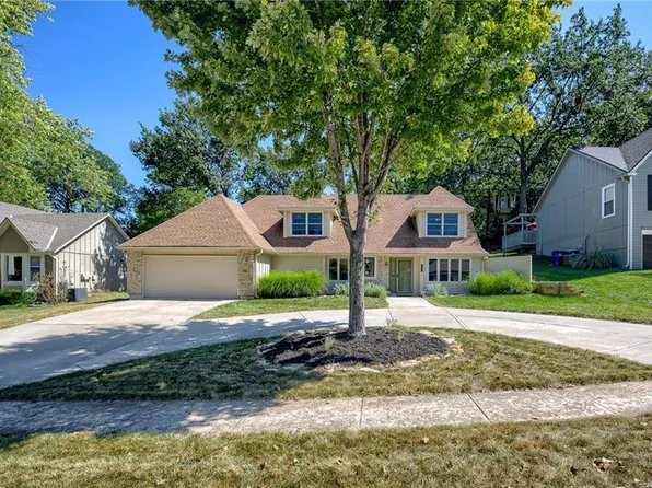 7719 Darnell St, Lenexa, KS 66216