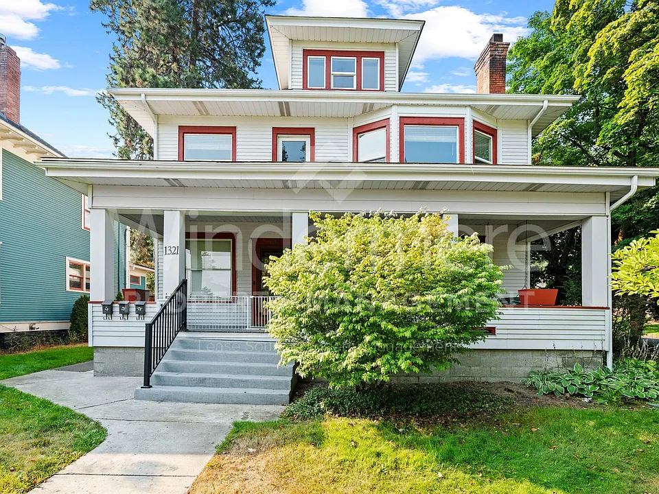 1321 W 11th Ave