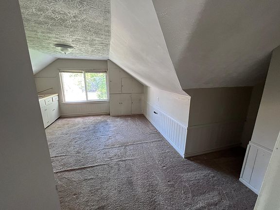 5th image of 640 Seiberling St #1