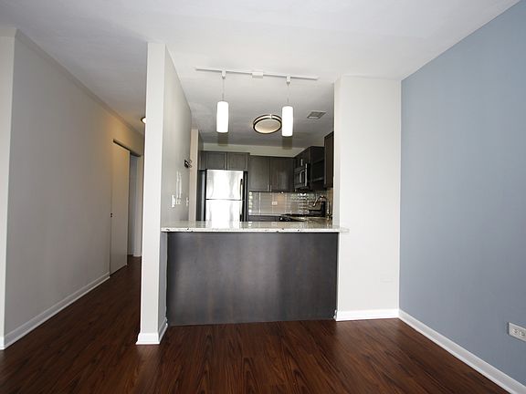4th image of 1704 N North Park Ave #5A