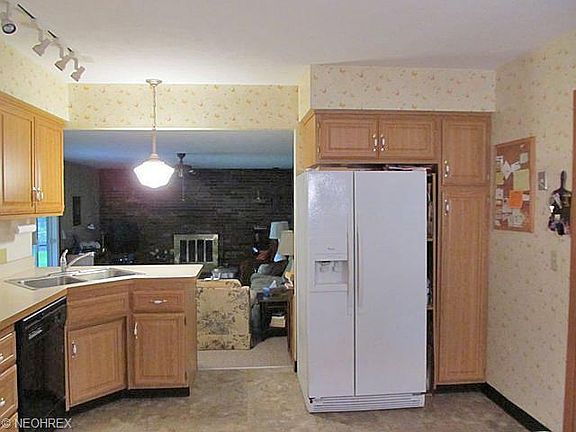 5th image of 9687 Vista Dr