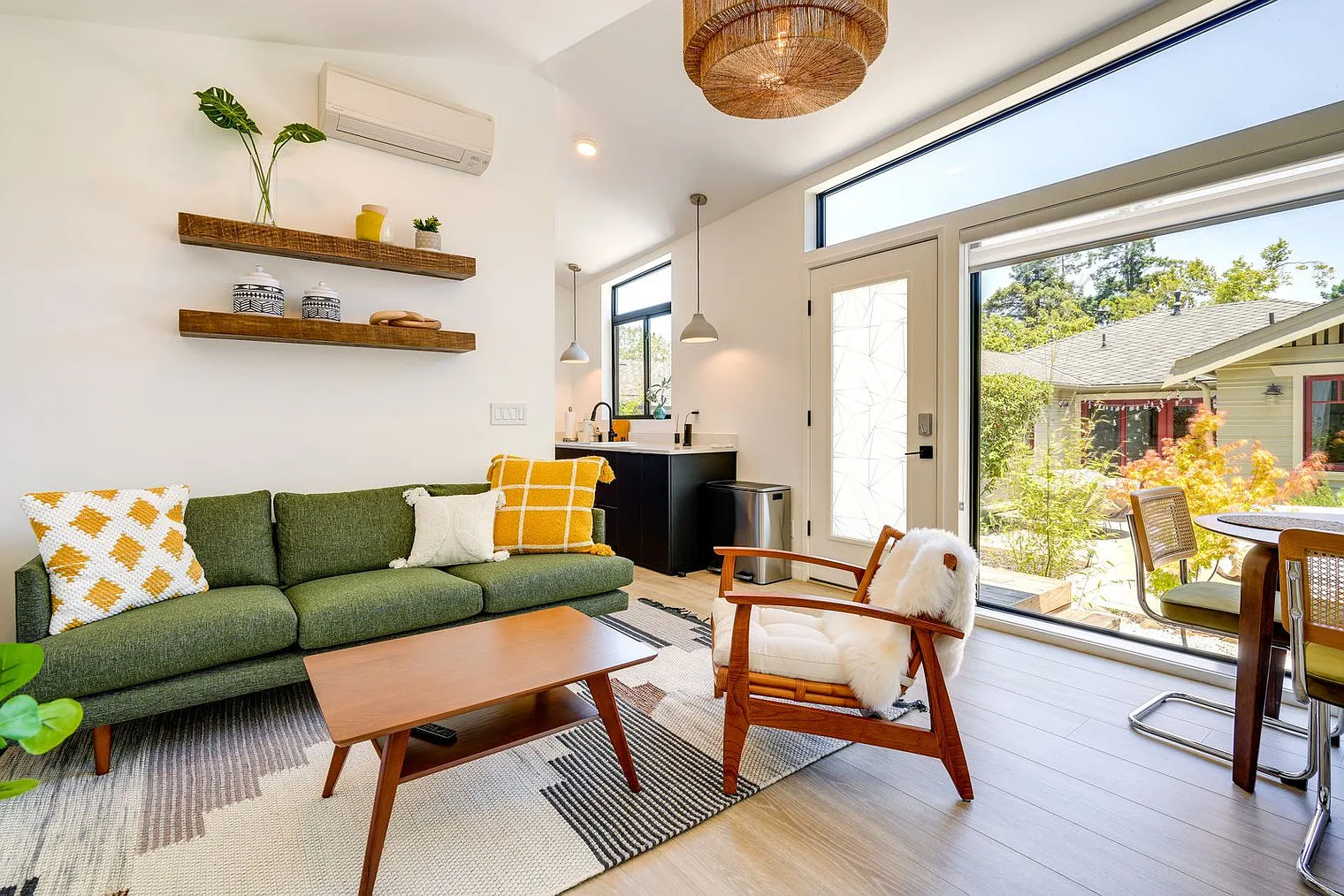 1 bed, 1.0 bath, 495 sqft, $4,030 — Photo 1