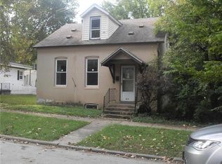 612 8th St, Highland, IL 62249