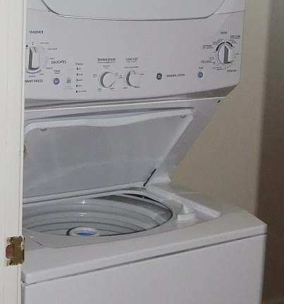 washer/dryer, small storage room