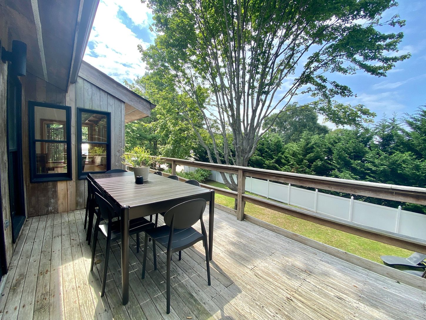 2nd Level Deck & Grill