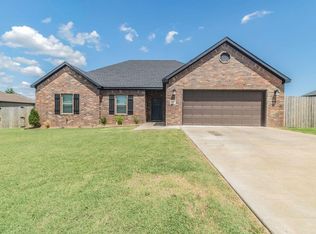 840 Harrison St, Pea Ridge, AR 72751